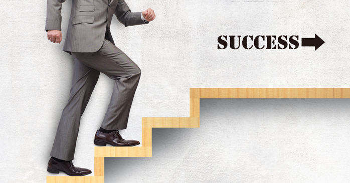 成功事例から学ぶAI人材の育成ステップ